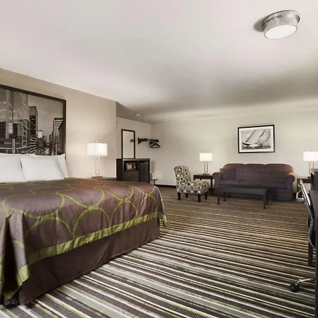 Super 8 By Wyndham Portland Airport-3
